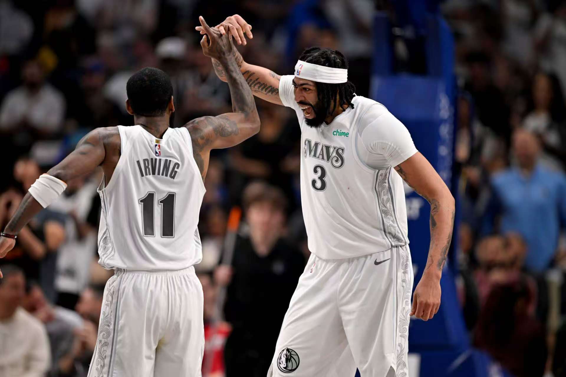 NBA交易市场加热！绿军送走波尔津吉斯，欧文降薪续约独行侠的简单介绍