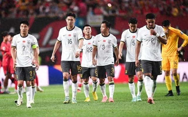 国足今晚再战日本，厦门赛场备战紧锣密鼓