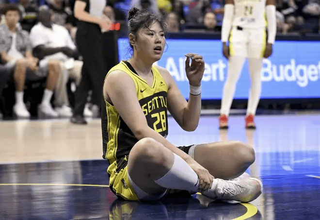 天博体育入口-包含WNBA-李月汝10分8篮板飞翼末节逆转王牌未果的词条