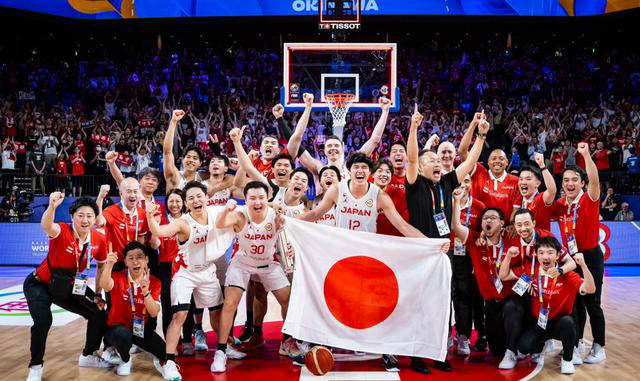 日本后卫河村勇辉跟公牛签下双向合同的简单介绍