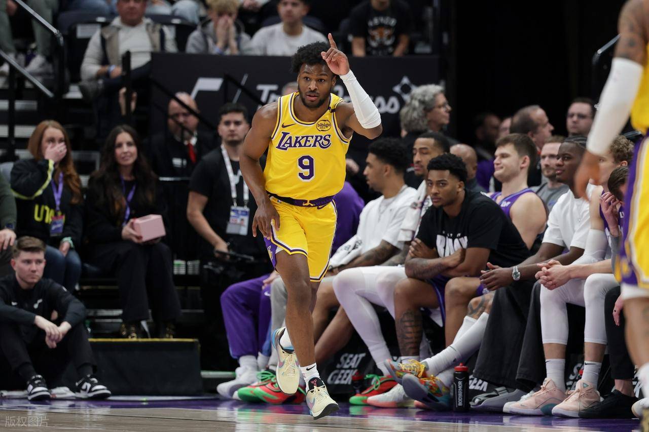 NBA夏季联赛：布朗尼10分湖人胜热火勇士惜败马刺
