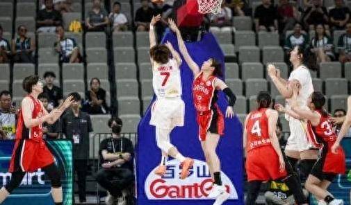 关于女篮亚洲杯决赛：澳大利亚半场54-43领先日本，田中心19分的信息